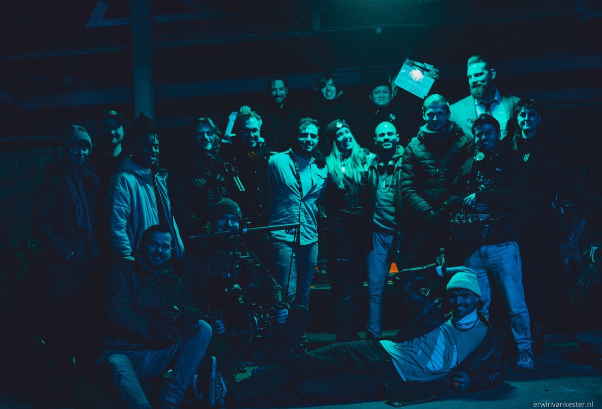De hele groep achter de schermen