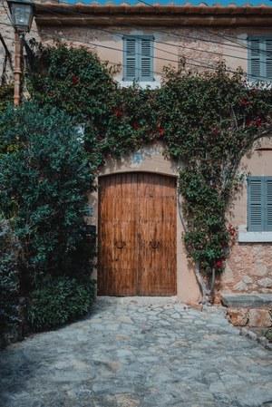 Een grote deur op Mallorca