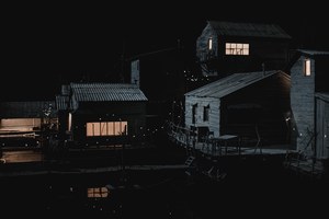 Een gebouw bij Nachtreis van Hans Op de Beeck in KMSKA